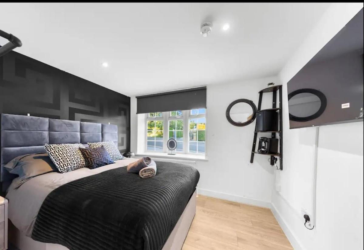 With En-suite And Hot-tub *