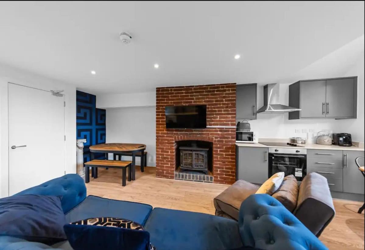 With En-suite And Hot-tub Apartment