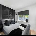 Canterbury City Guesthouse With All En-Suite Rooms And Hot-Tub