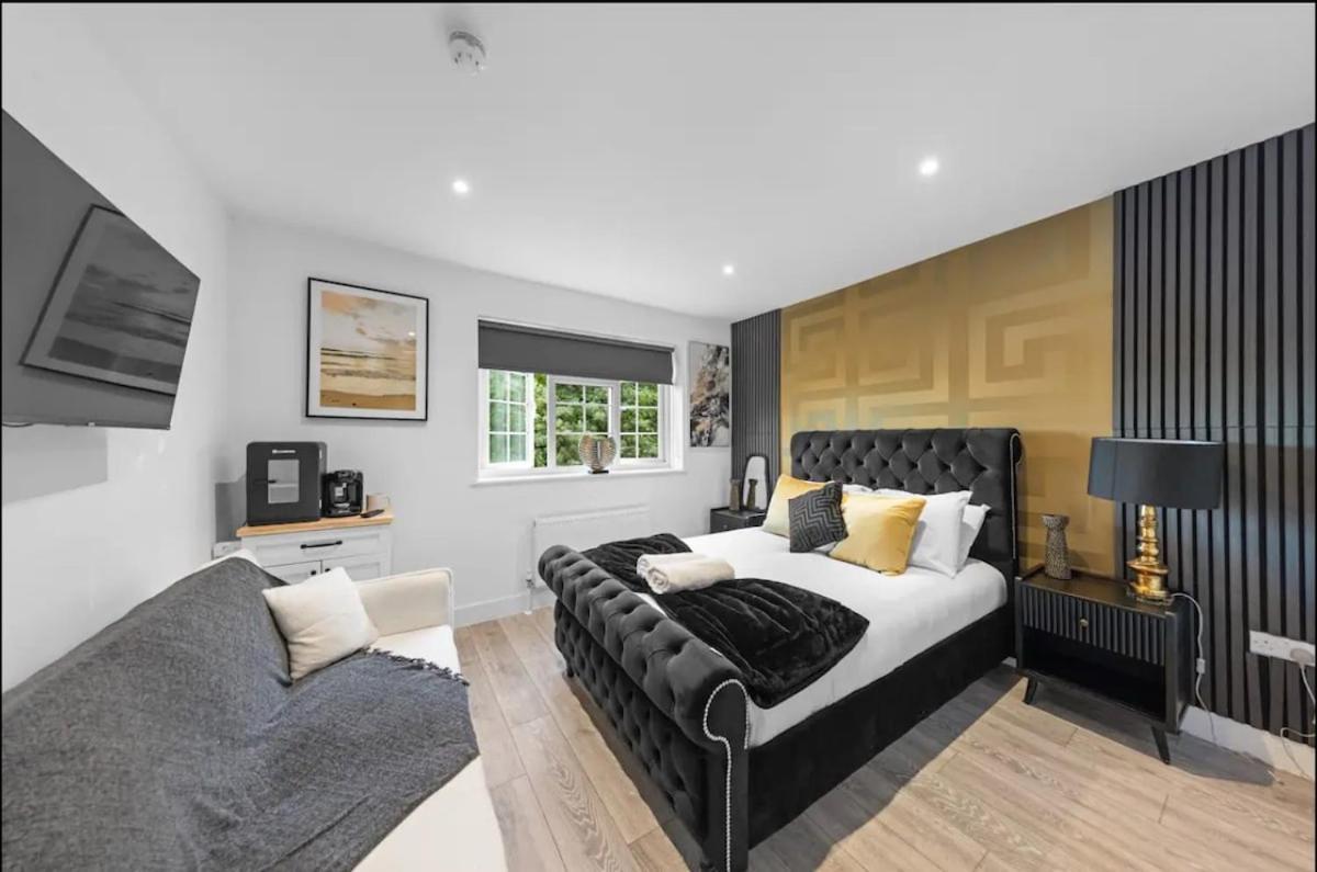 With En-suite And Hot-tub Canterbury