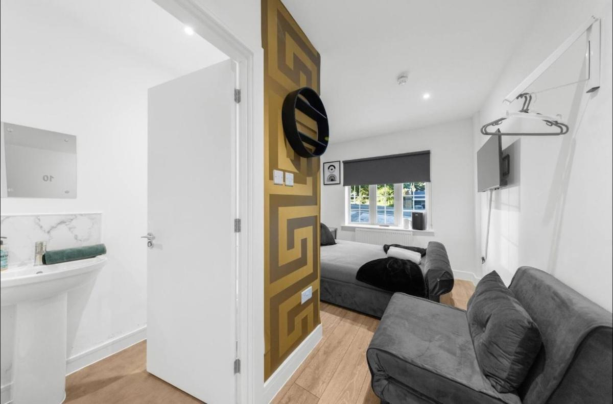 With En-suite And Hot-tub Canterbury
