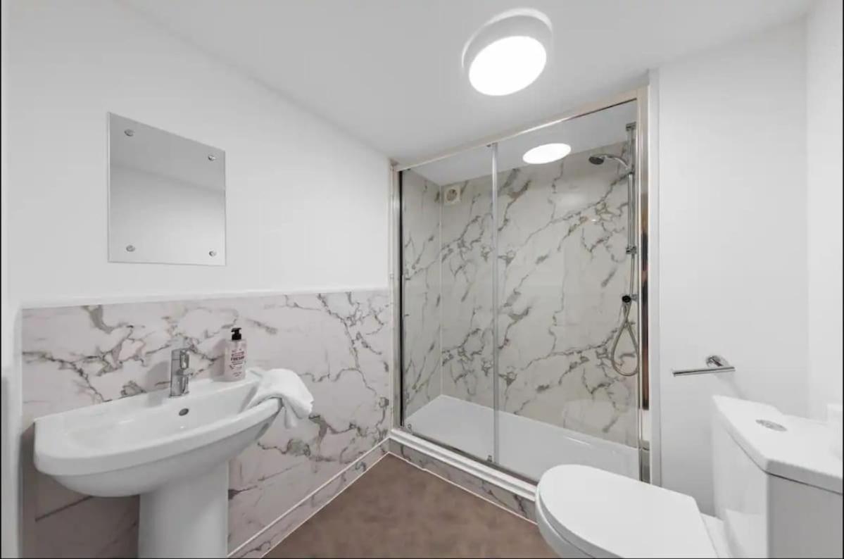 With En-suite And Hot-tub Apartment *
