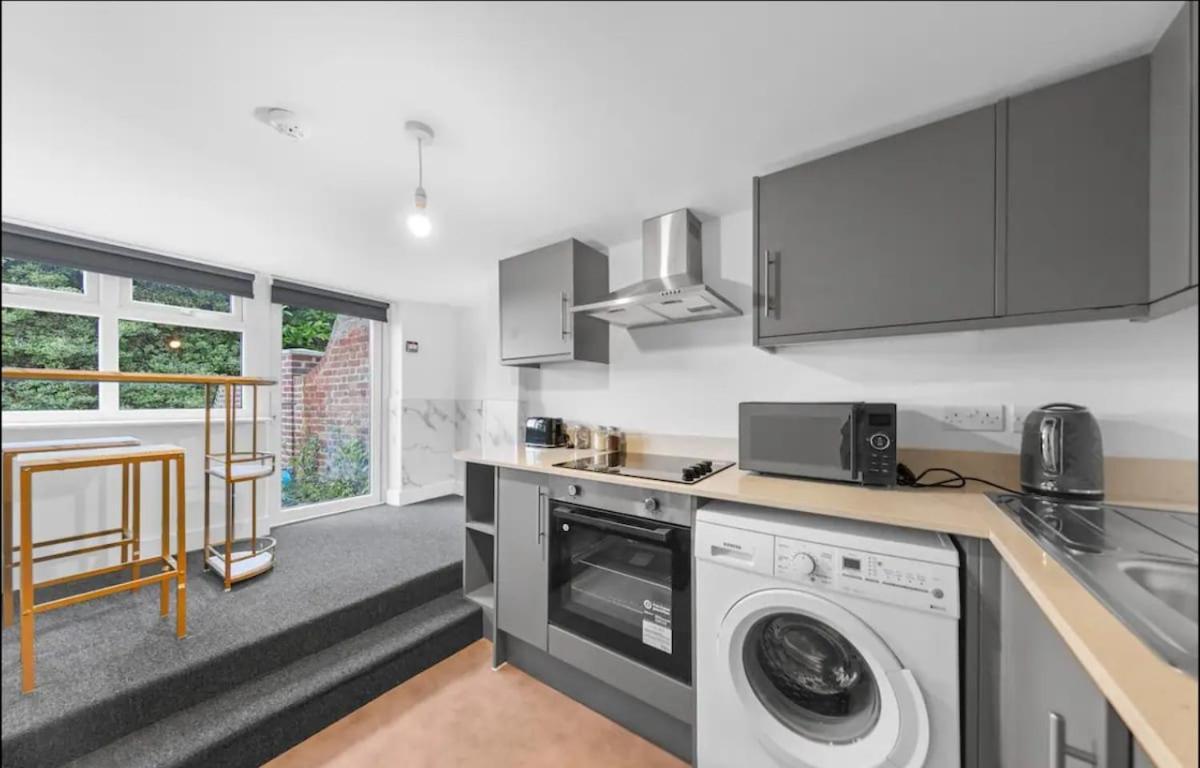 Apartment With En-suite And Hot-tub *