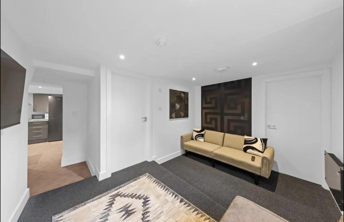 With En-suite And Hot-tub Apartment *