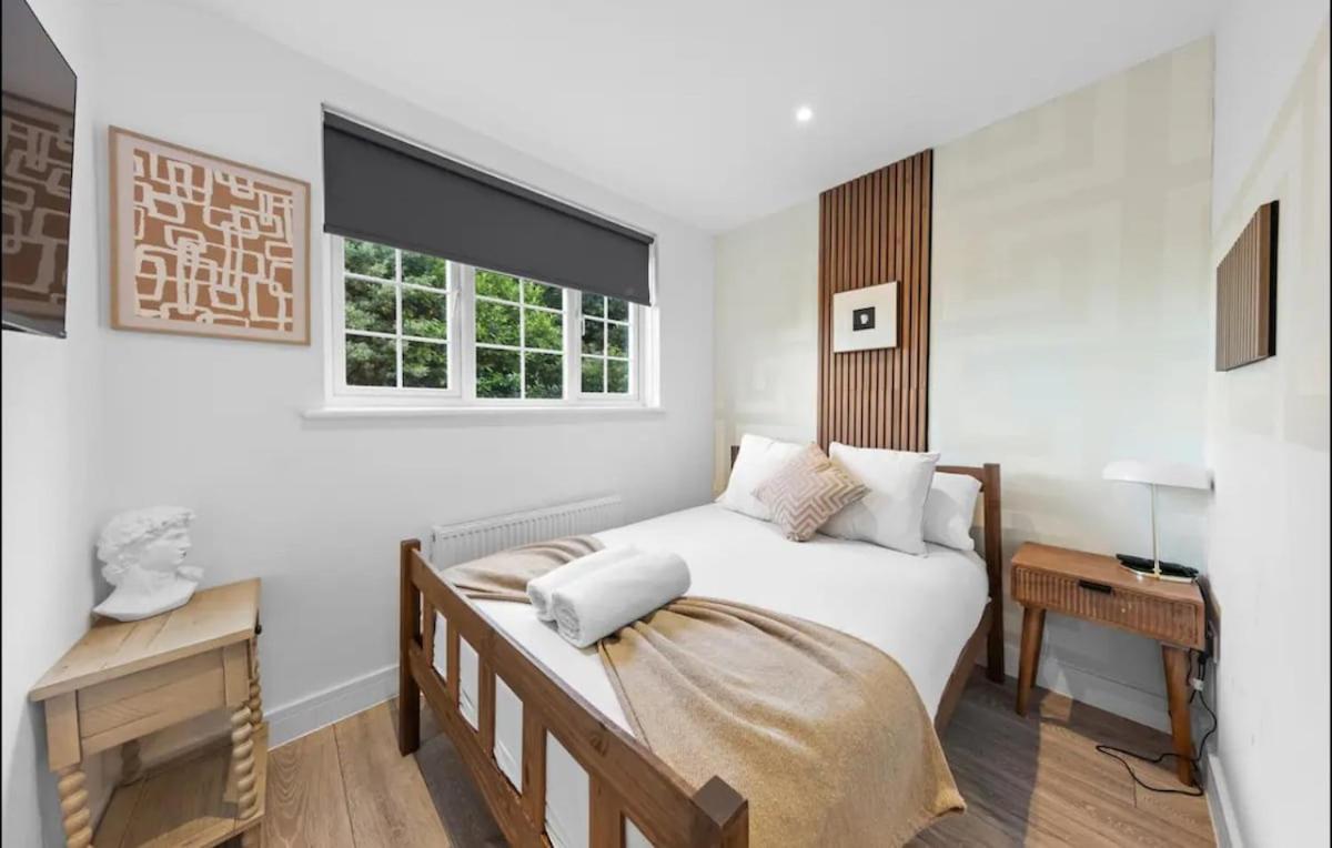 With En-suite And Hot-tub Apartment Canterbury