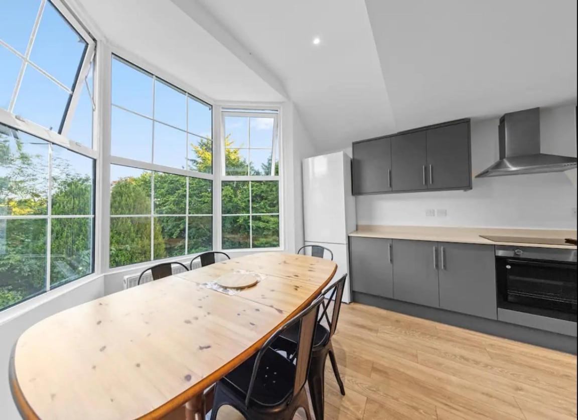 With En-suite And Hot-tub Canterbury