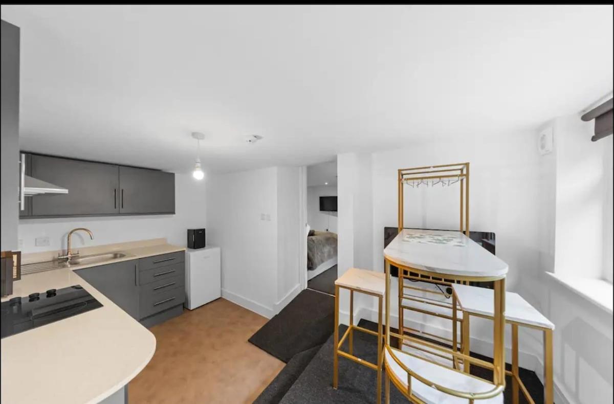 With En-suite And Hot-tub Apartment *