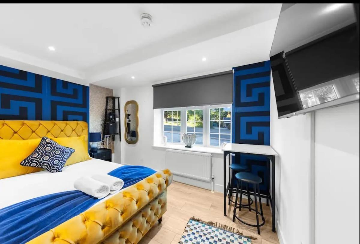 With En-suite And Hot-tub