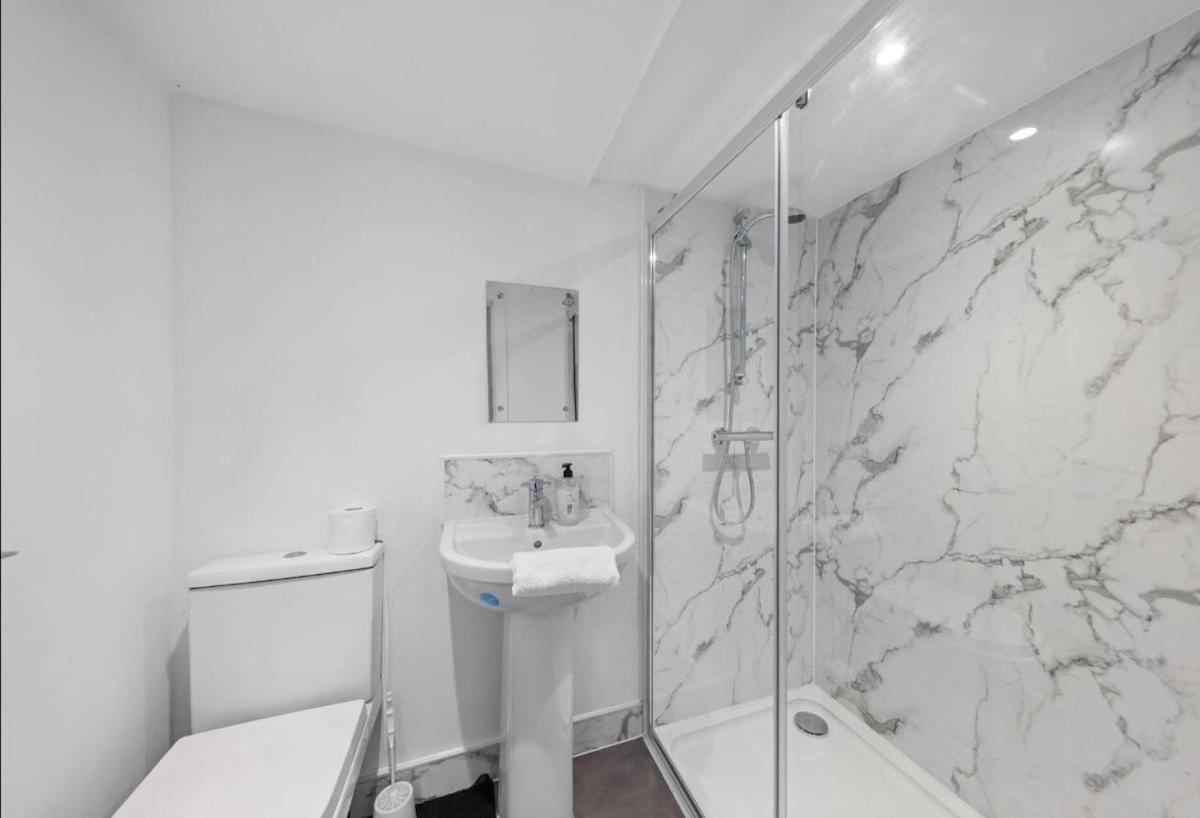 With En-suite And Hot-tub Apartment