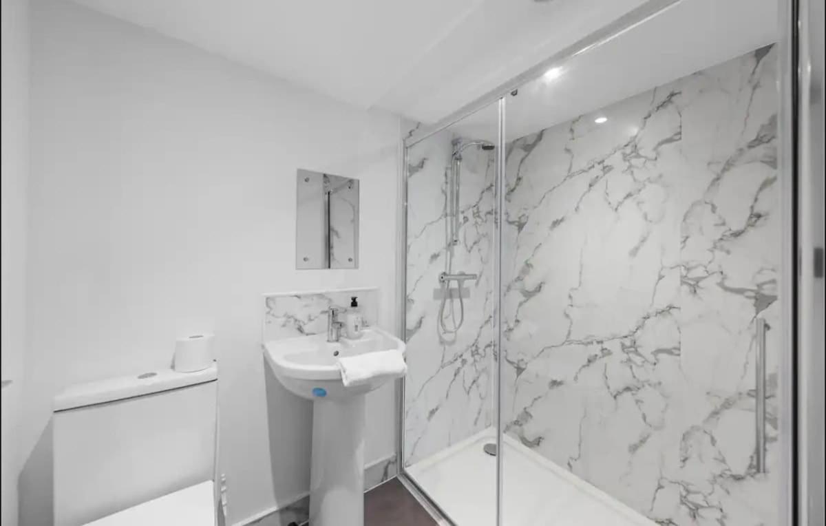 Apartment With En-suite And Hot-tub *
