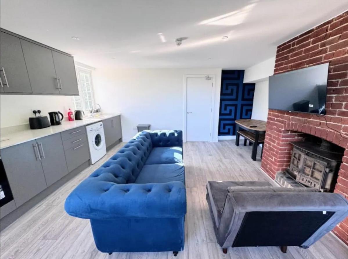 Apartment With En-suite And Hot-tub Canterbury