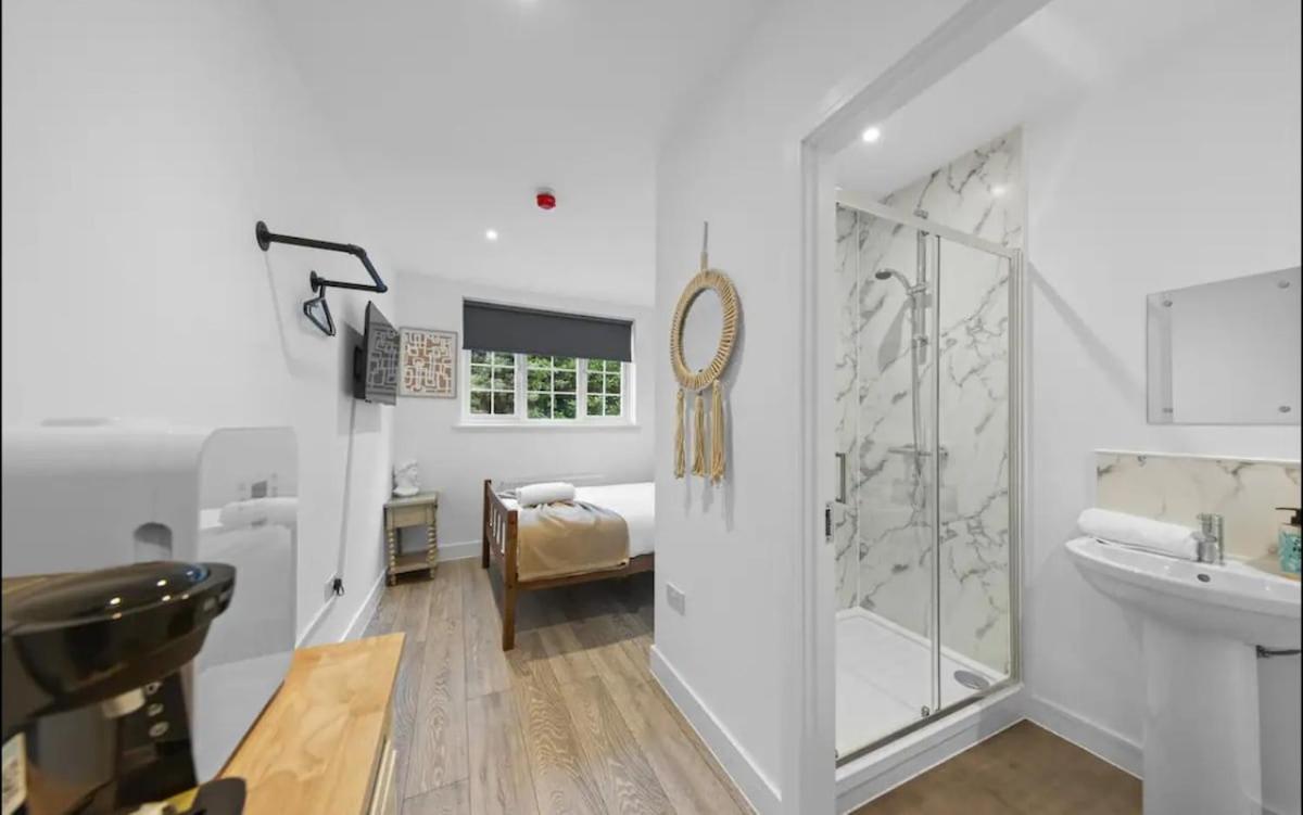 With En-suite And Hot-tub Apartment