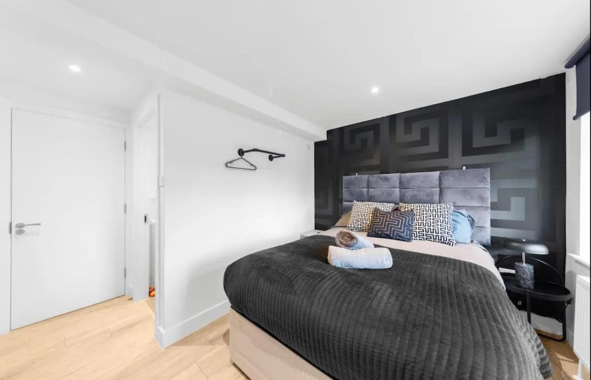 With En-suite And Hot-tub *